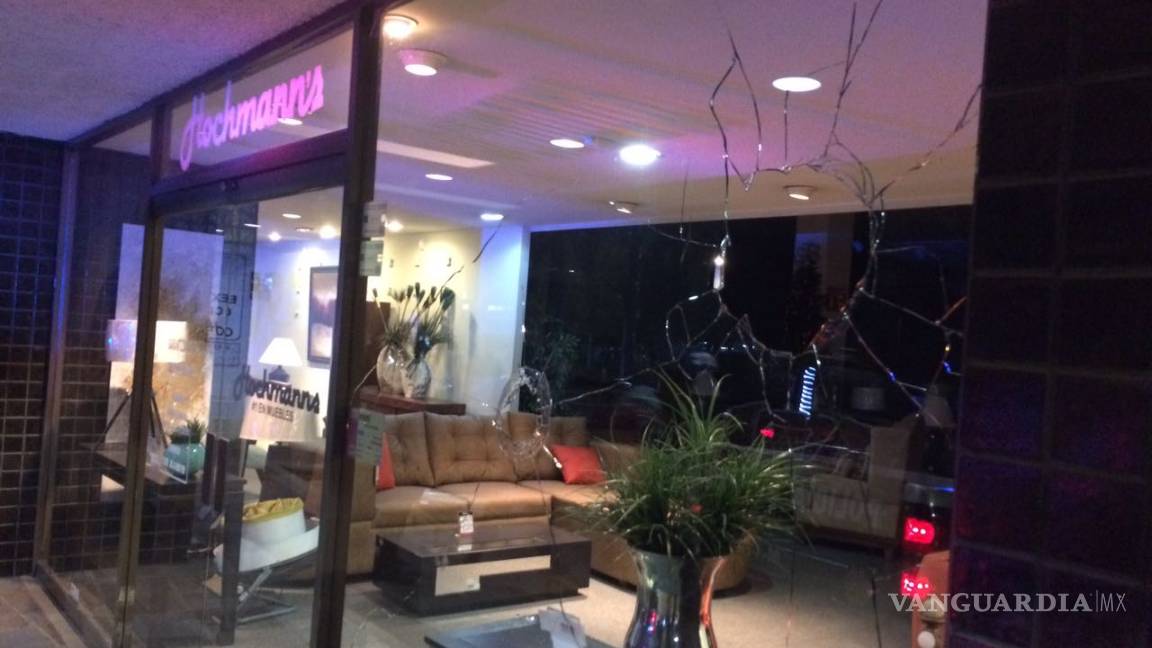 $!Atemorizan saqueadores a comercio de Saltillo