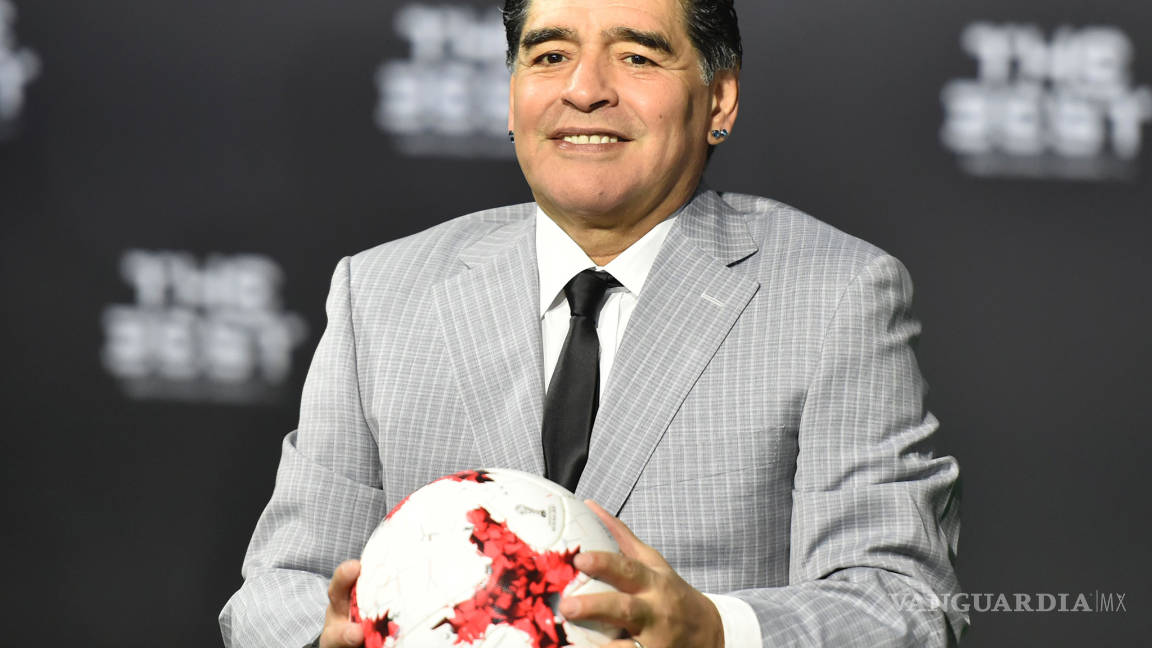 &quot;Yo tendría más balones de oro que Messi y Ronaldo”, afirma Maradona