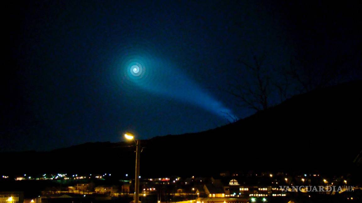 $!Un extraño efecto lumínico visto en 2009 sobre la base militar de Skjold, en el norte de Noruega.