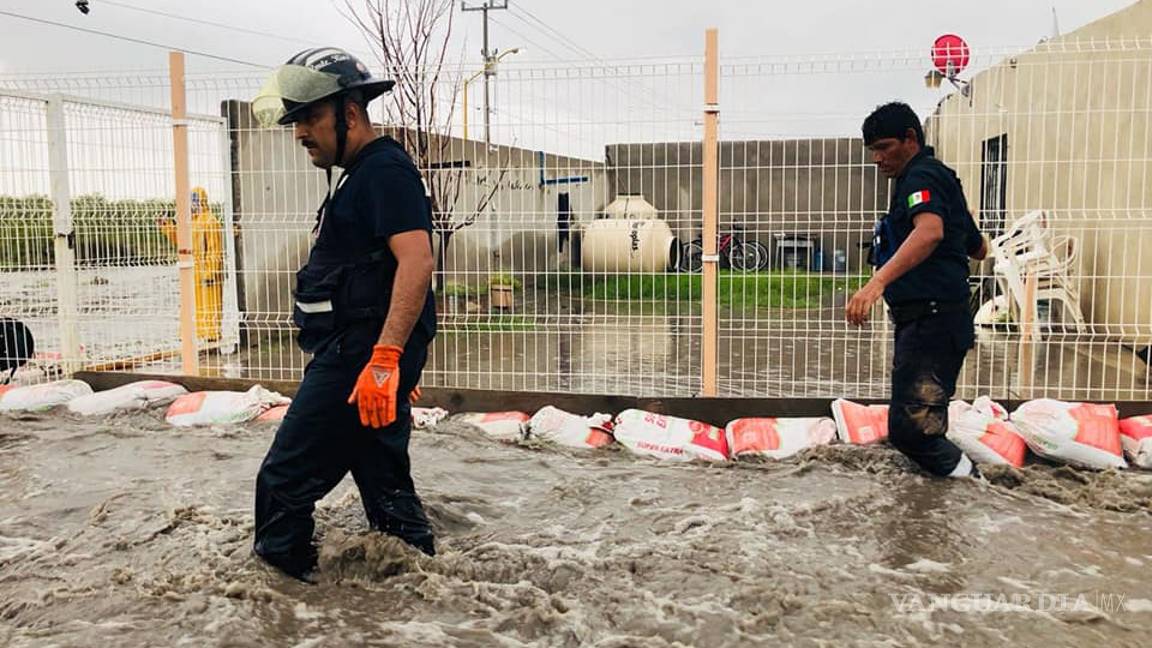 $!Cayeron 4 pulgadas de lluvia en Monclova; autoridades reportan saldo blanco