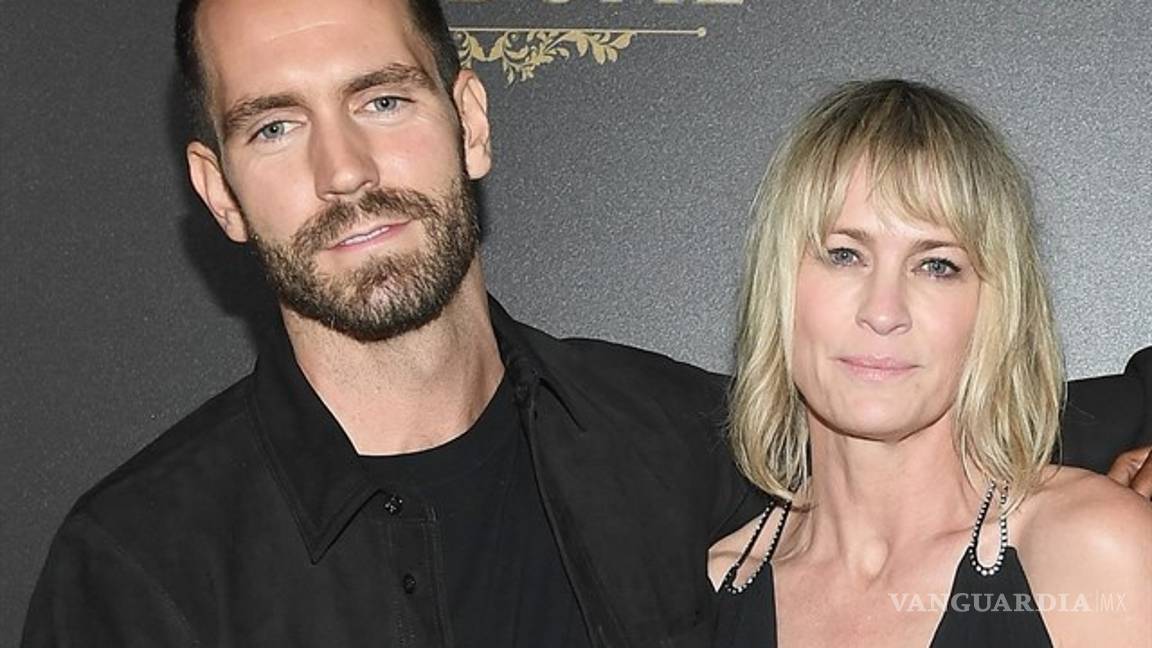 $!Robin Wright se casa por sorpresa