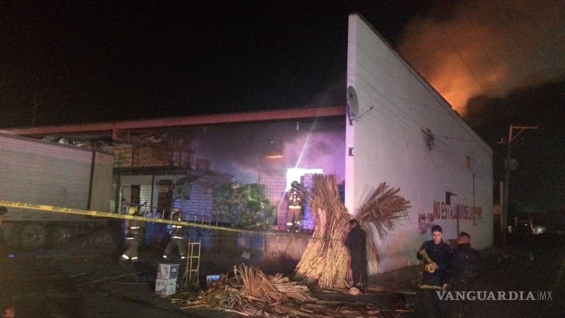 Se incendia Mercado de Abastos en Saltillo