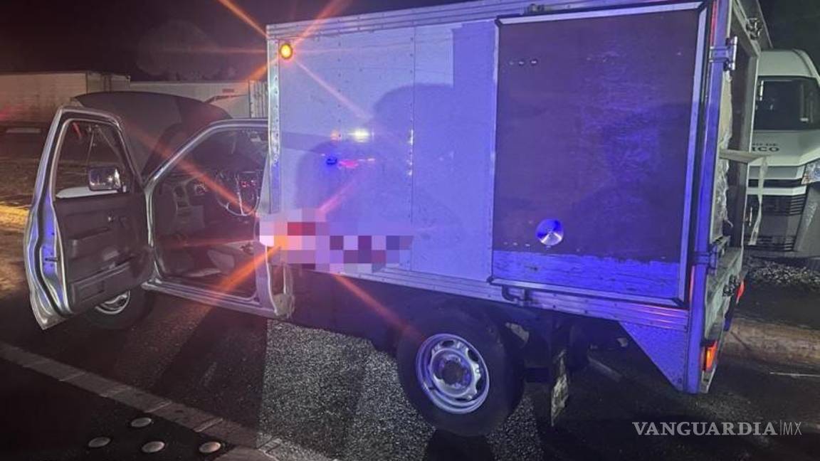 $!Fue a bordo de un vehículo Nissan Estaquitas y al realizar una revisión encontraron 21 paquetes de diferentes formas y tamaños