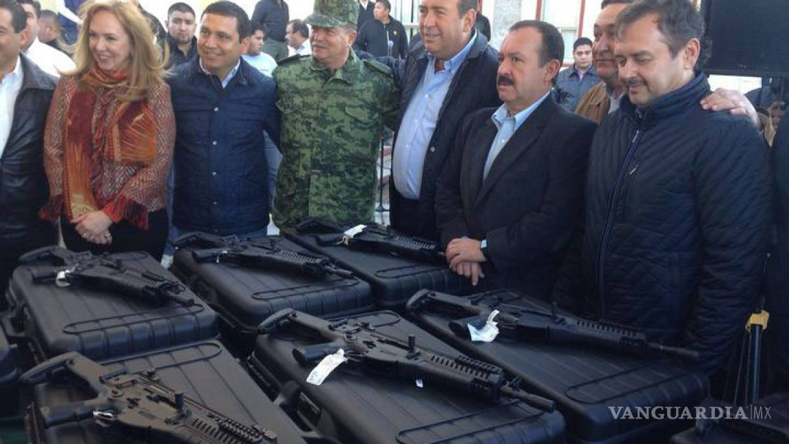 Entrega Gobierno de Coahuila armas y municiones a policías
