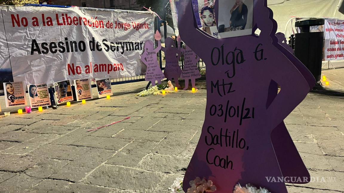 Con velas y testimonios, exige justicia para víctimas de violencia de género en Saltillo