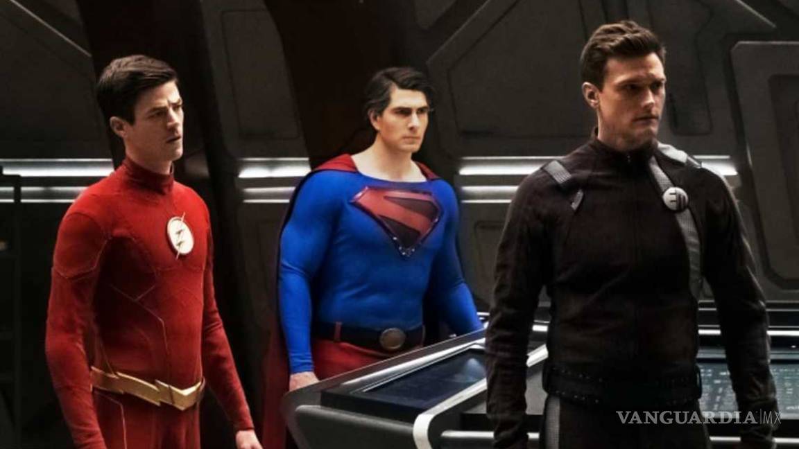 Por comentarios racistas y sexistas, despiden a actor de ‘The Flash’
