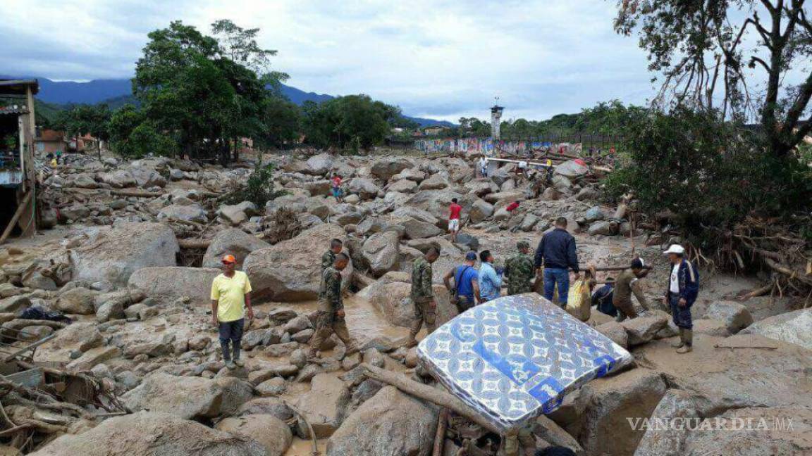 Suman 314 muertos por avalancha en Colombia