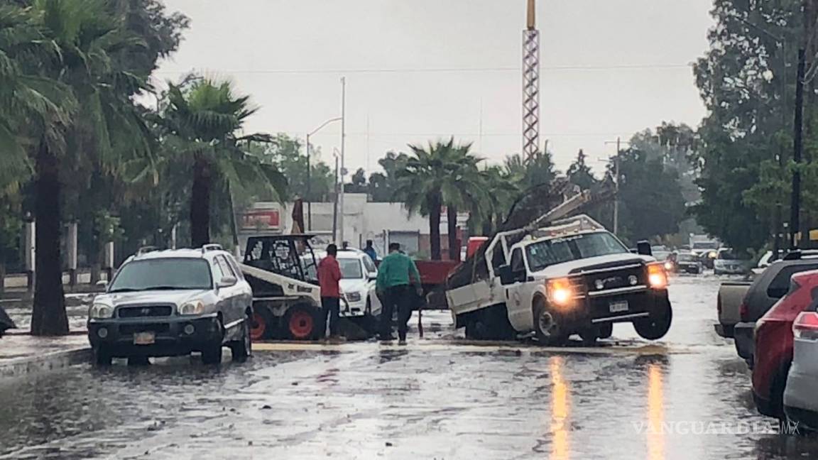 $!Intensas lluvias inundan de nuevo a Torreón, Coahuila