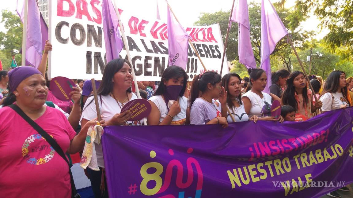 Se suman indígenas de Oaxaca a marchas contra la violencia de género
