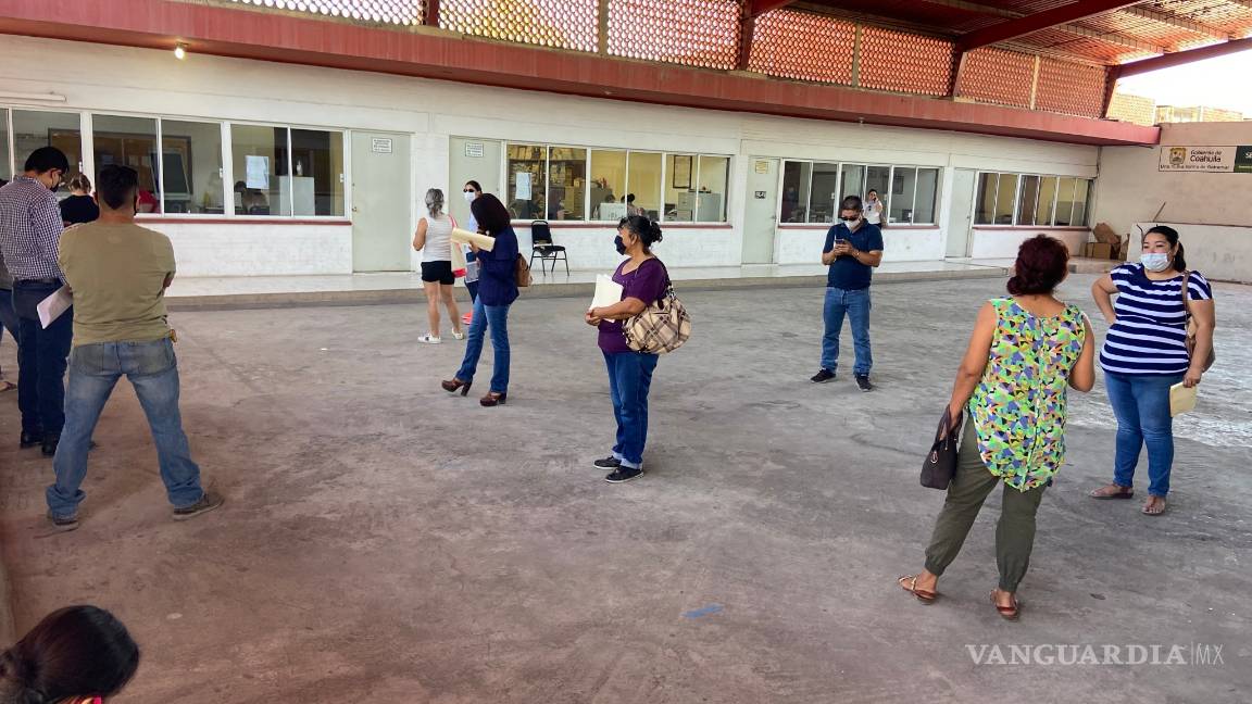 $!Desbandada por cierre de colegios genera caos en Monclova