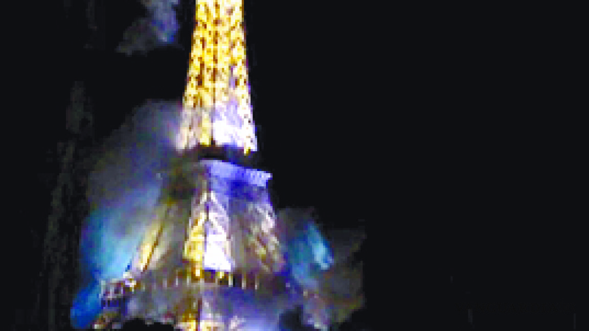 Incendio cerca de Torre Eiffel fue accidente