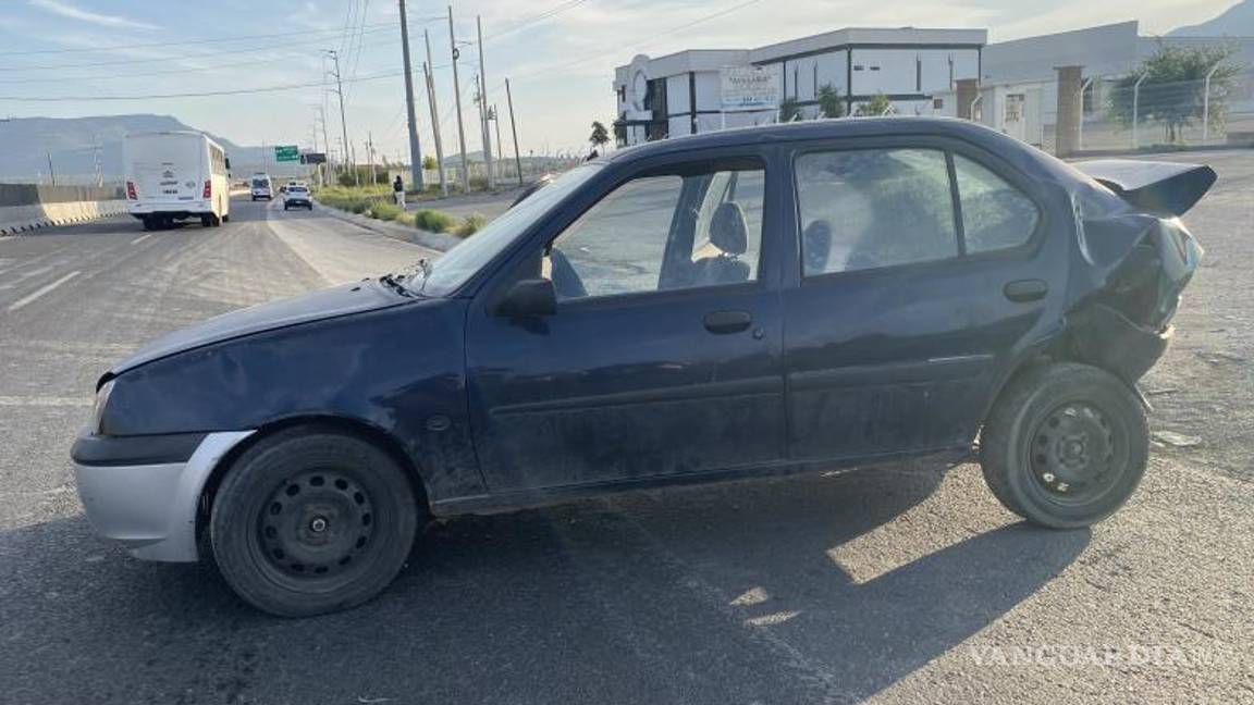 $!Los conductores involucrados discutieron los detalles del incidente ante las aseguradoras.