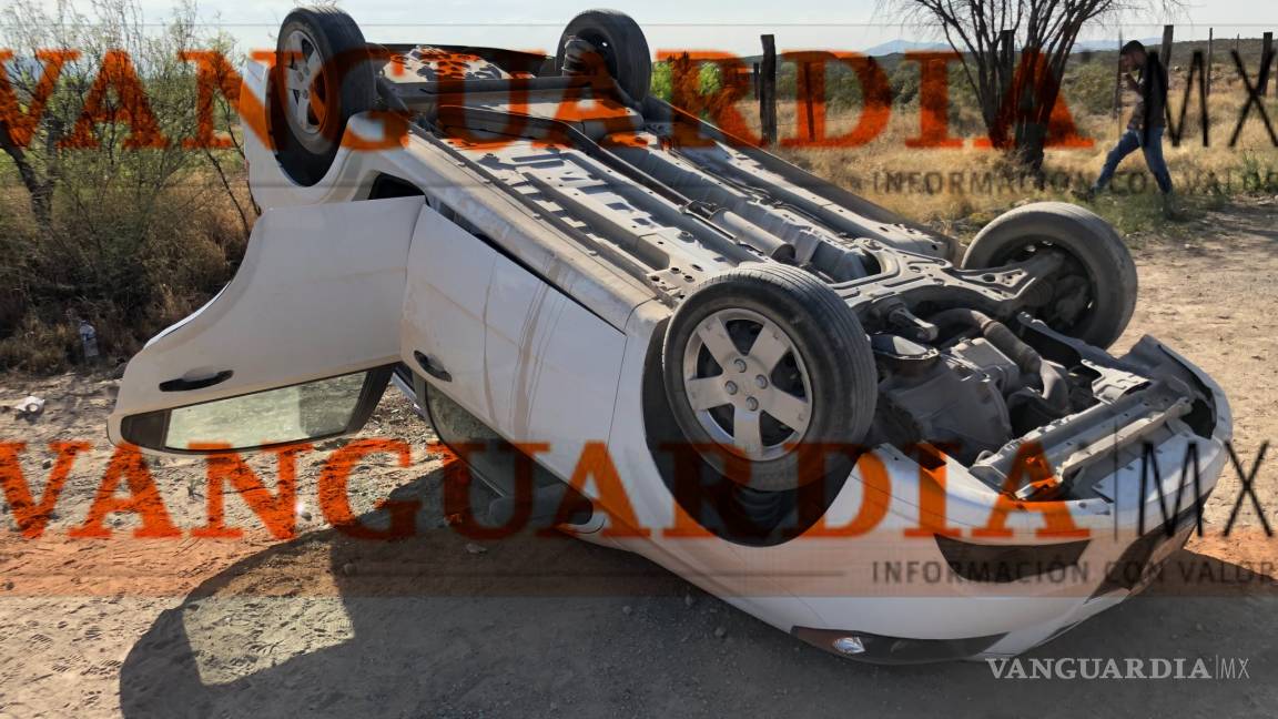 Mujer vuelca en la carretera Saltillo-Torreón y resulta lesionada