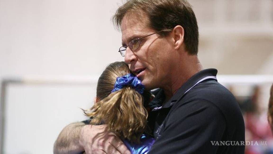 $!Entrenador de la Federación de Gimnasia de EU puso cámaras en vestuarios de niñas y grabó más de 400 videos