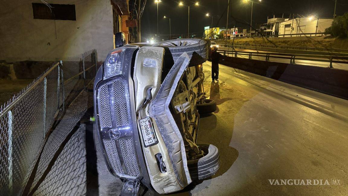 $!La camioneta fue asegurada y llevada a un corralón en espera de que el propietario la reclame.