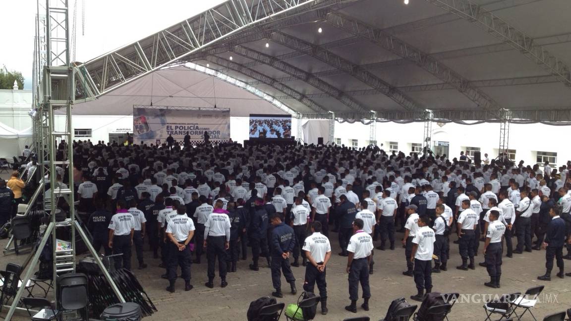 Expulsan de repente a 200 cadetes de academia policíaca de Veracruz