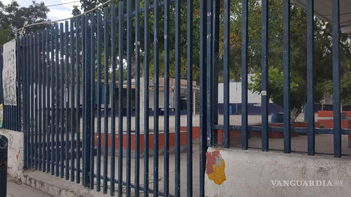 $!Exigen destitución de directora de escuela en Monclova por hacer mal uso de los recursos