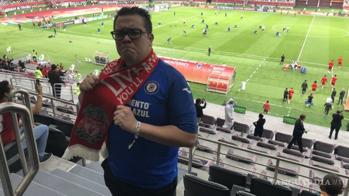 Franco Escamilla lleva playera del Cruz Azul a Qatar para 'salar' al Liverpool