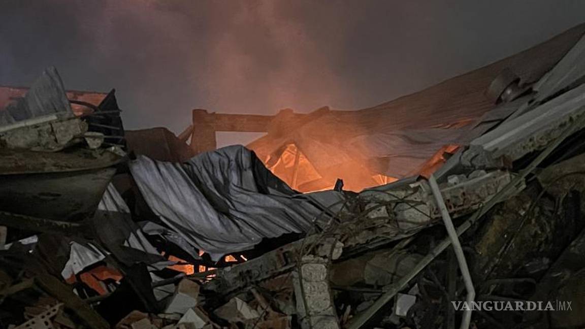 $!Autoridades están realizando recorridos constantes para detectar otro posible conato de incendio y extinguirlo lo más pronto posible.