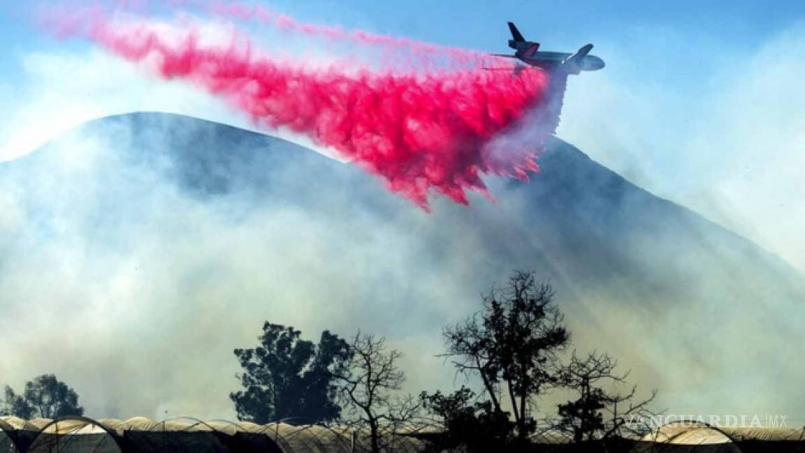 Bomberos progresan en combatir incendio en sur de California