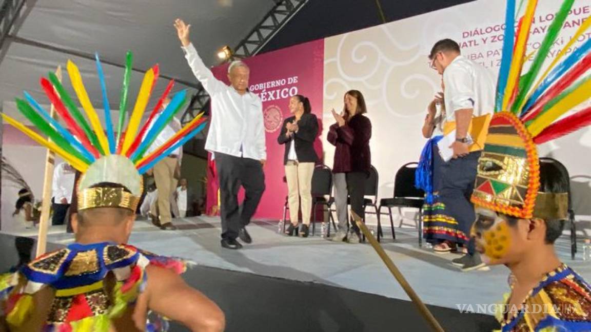 Pueblos Amuzgo y Mixteca le hacen una limpia a AMLO