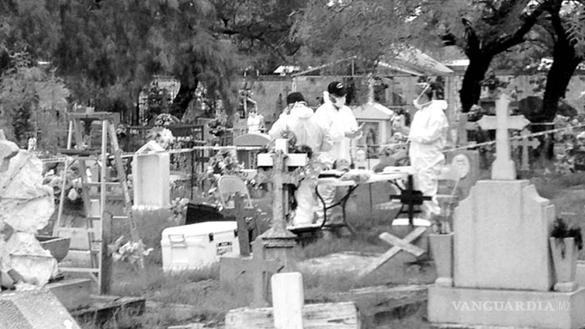 Exhuman cuerpos y encuentran restos óseos de más en Torreón y Piedras Negras