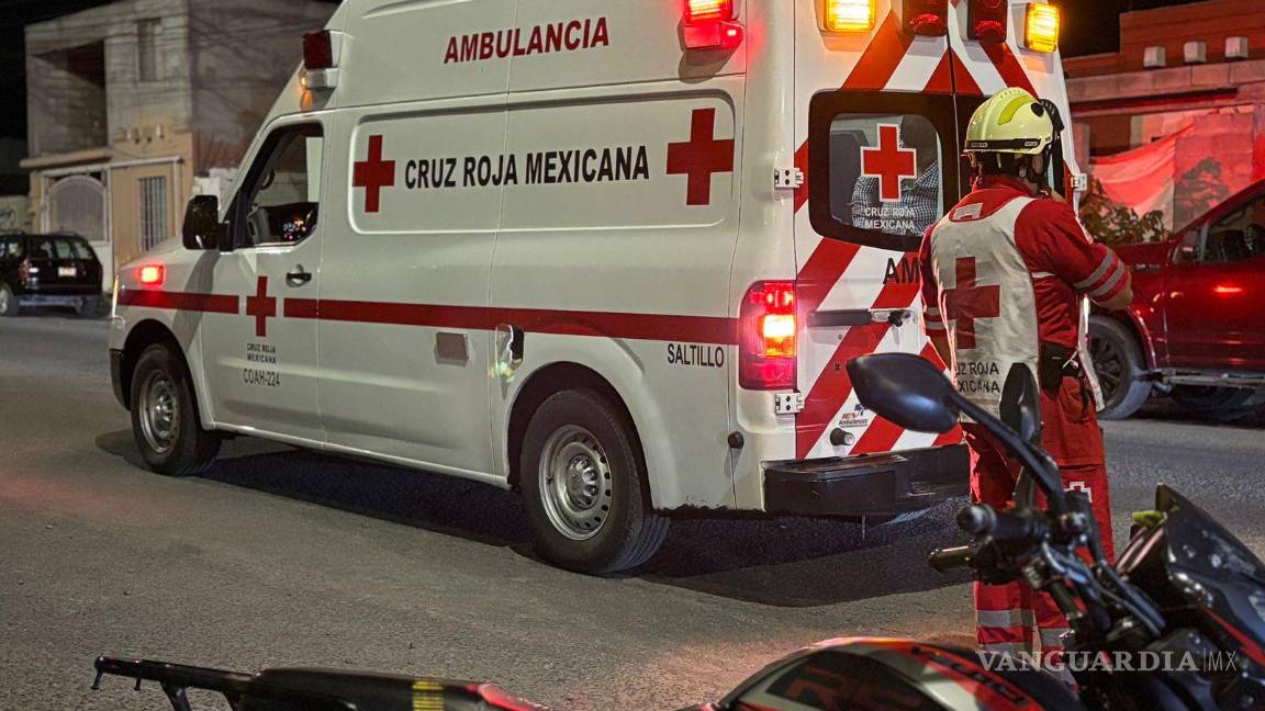 $!Paramédicos de la Cruz Roja brindaron atención en el lugar del accidente.