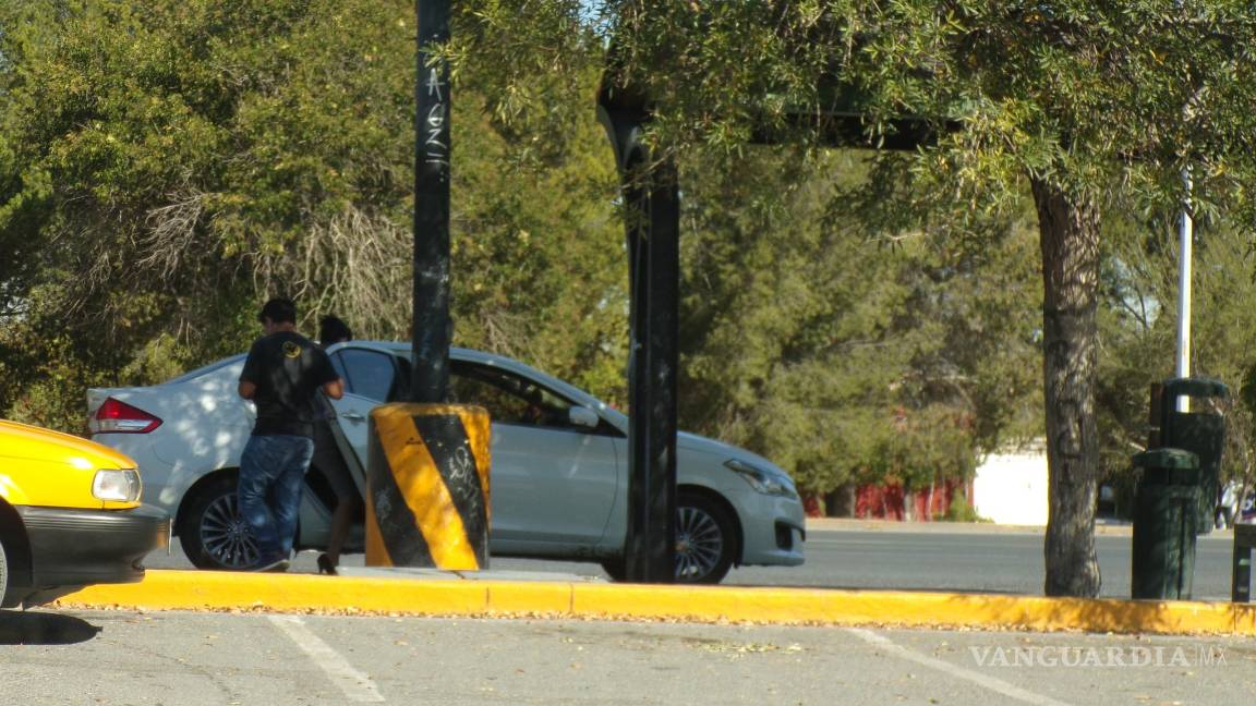 $!Salen taxistas de Saltillo a la caza de choferes de InDriver y Uber