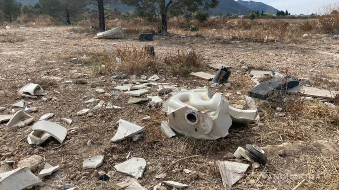 $!Durante un recorrido se constató la presencia de excusados, llantas, sillones y otros residuos en las faldas de la Sierra de Zapalinamé.