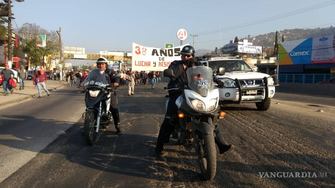 Pueblo triqui marcha por sus derechos en Oaxaca