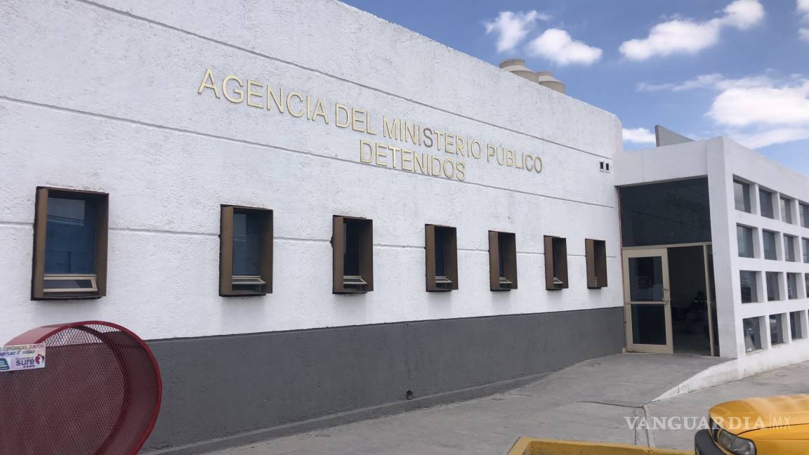 Riñen por un espacio de estacionamiento; uno es aprehendido