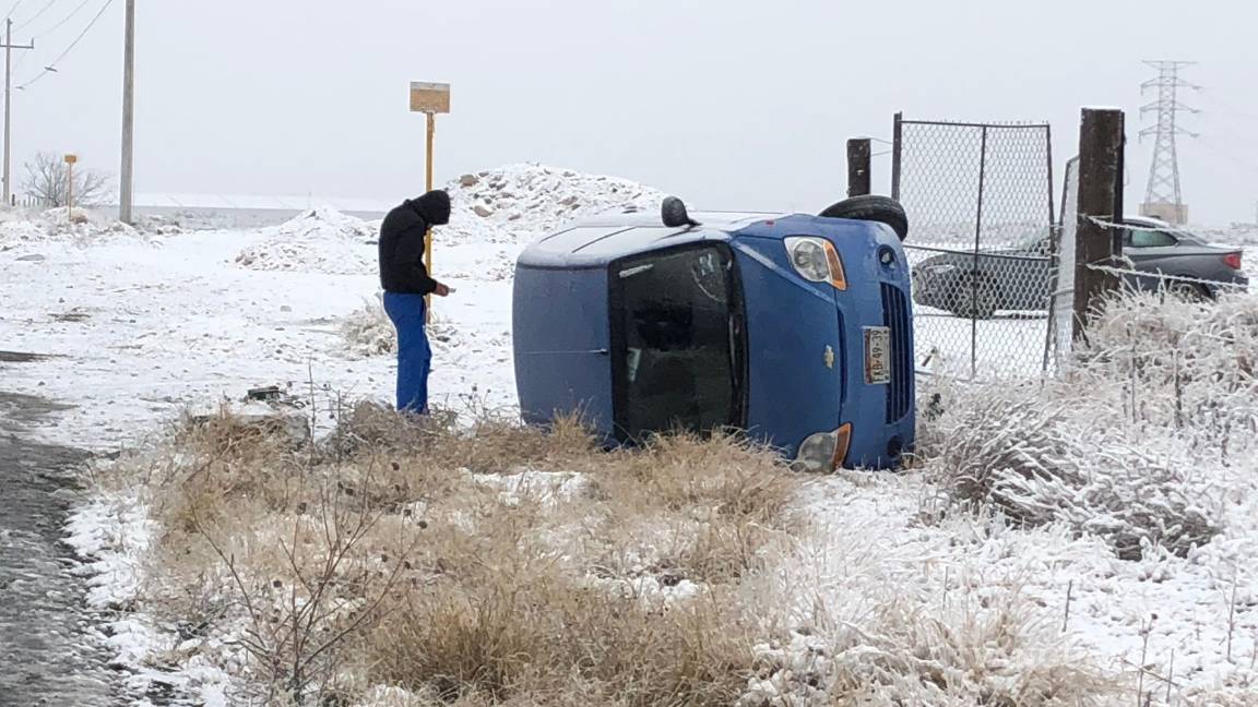 $!Hielo y velocidad: una mala combinación en libramiento Oscar Flores Tapia