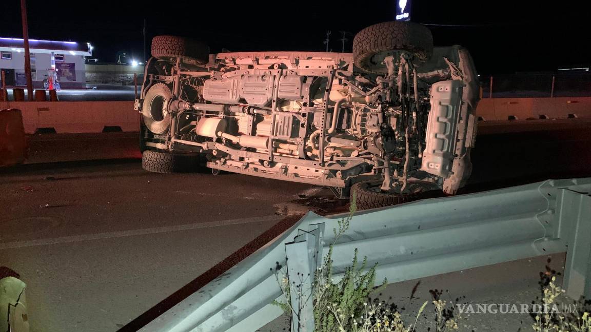 $!La Jeep fue remolcada a un corralón donde permanecerá hasta que se paguen las multas generadas por el incidente.