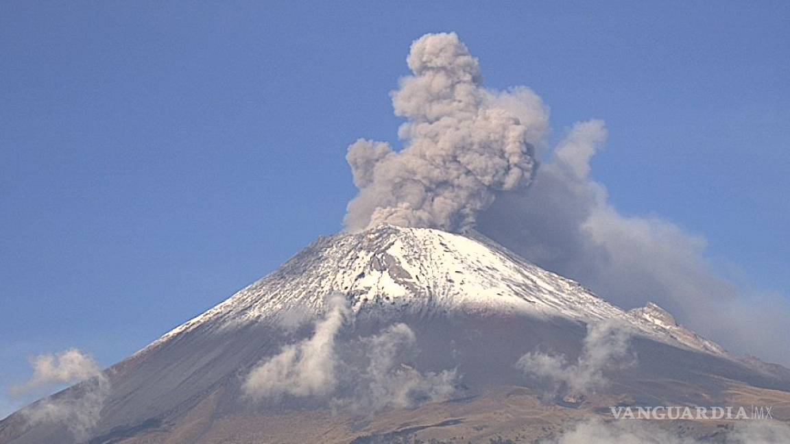 Volcán Popocatépetl lanza fragmentos incandescentes al sureste de Ciudad de México