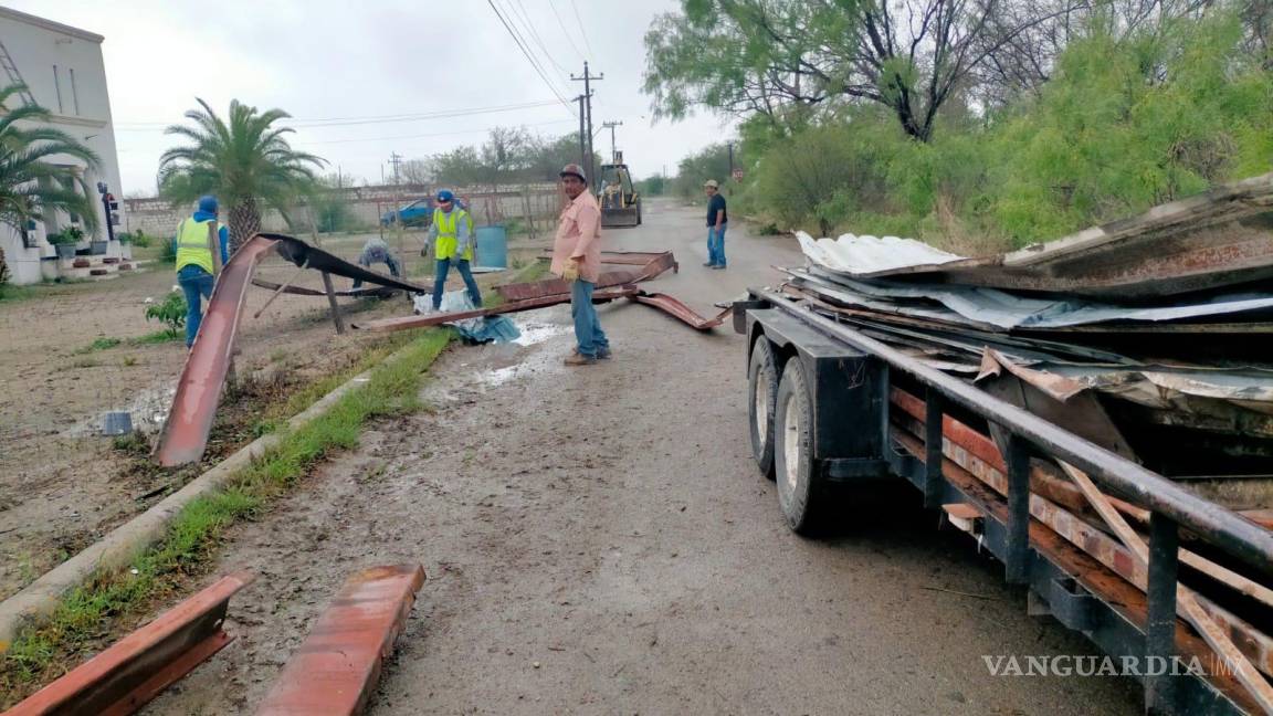 Impacta fuerte mesociclón al municipio de Morelos, afecta a una empresa y varias viviendas