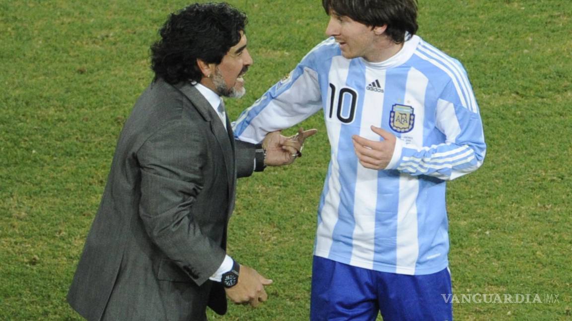 $!Maradona no quiere ver ni en pintura al presidente de la FIFA