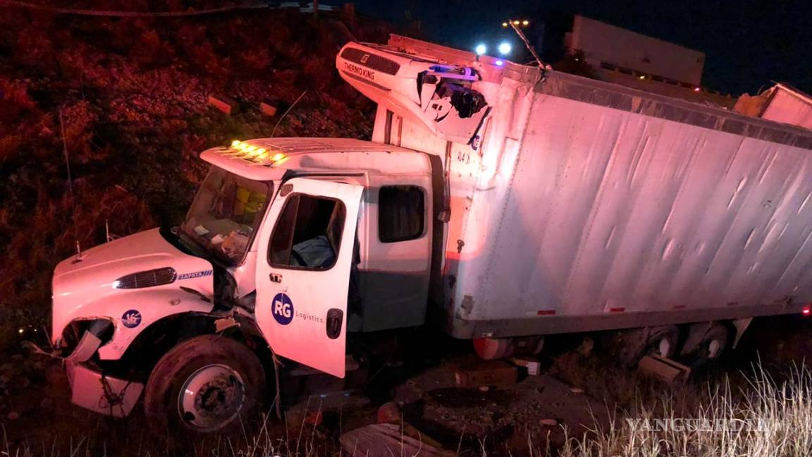 Chofer muere tras volcadura en la carretera Saltillo-Monterrey