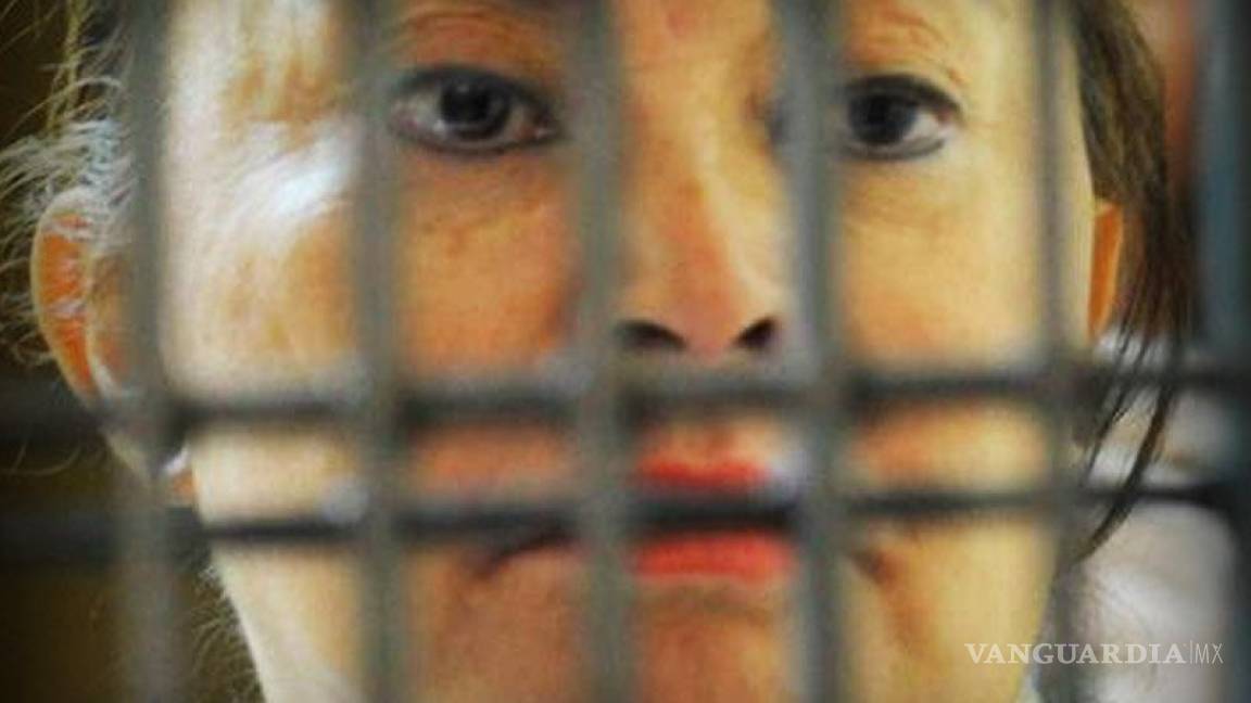 A Elba Esther se le otorgó el 'privilegio' de prisión domiciliaria, a 42 mujeres con más de 70 años no
