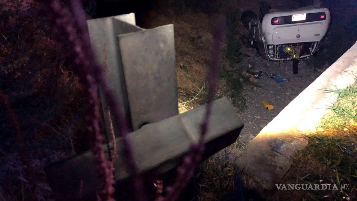 $!Latas de cerveza se encontraron dentro del auto.