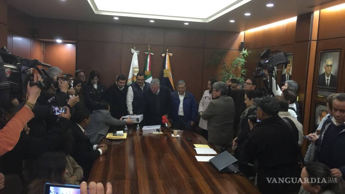 $!Se registra Salvador Hernández Vélez como candidato a rector de la UAdeC