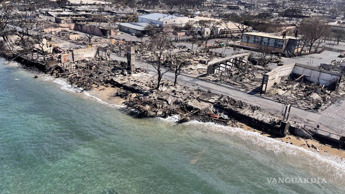 $!Una foto proporcionada por el Departamento de Tierras y Recursos Naturales de Hawái muestra una vista aérea de las secuelas del incendio forestal en Lahaina.