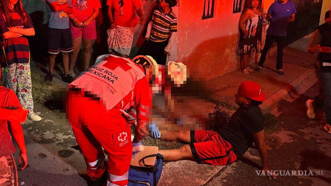 $!Elementos de Tránsito Municipal acordonan la zona del accidente en la colonia La Palma.