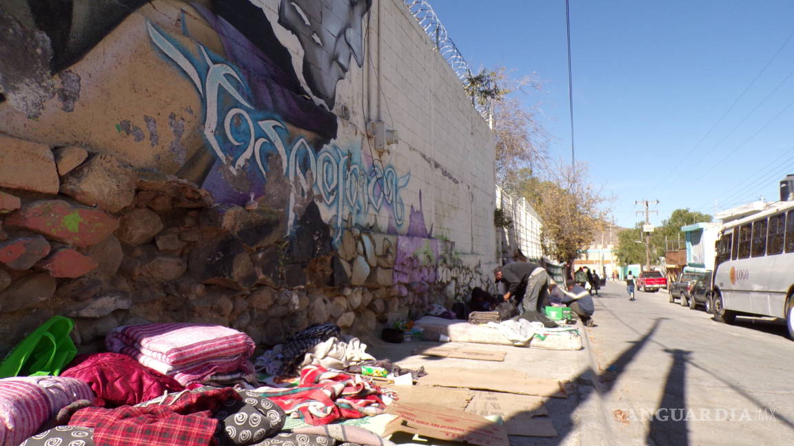 'Solo pedimos un techo', dicen migrantes en Saltillo que duermen a la intemperie