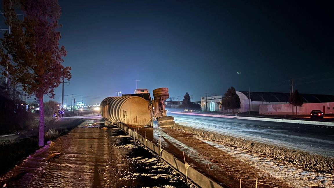 $!Los bomberos aseguraron que no hubo derrame de gasolina, evitando un posible accidente mayor.