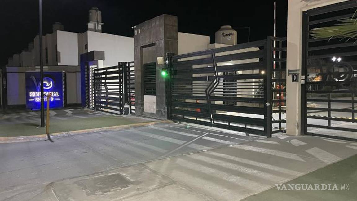 $!El fraccionamiento Valle Oriente, en Arteaga, fue el escenario del cateo donde se aseguraron más de 25 kilos de cocaína.