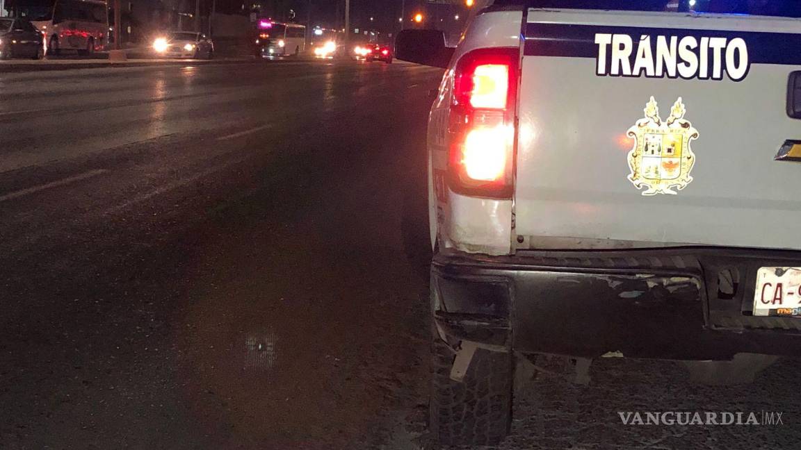 $!El responsable colisionó contra la parte trasera de la patrulla y finalmente fue detenido por los mismos elementos de la patrulla.