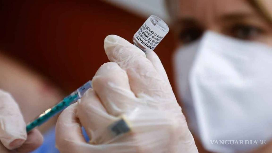 Variante sudafricana del virus puede ‘atravesar’ vacuna Pfizer: estudio