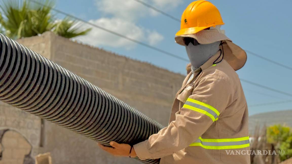 $!Trabajos de emergencia en la calzada Ávila Camacho tras el colapso del colector por lluvias intensas