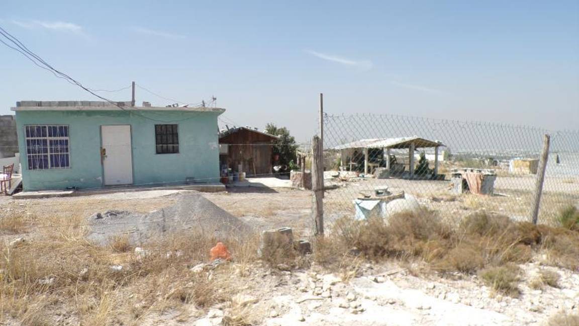 $!Los propietarios legales del terreno denuncian robos de materiales de construcción y daños a su propiedad por parte del grupo de choque de Martínez Amezcua.