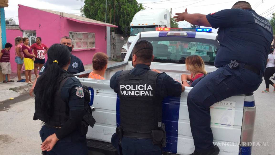 $!Consignan a tres por daños y lesiones a elementos y patrulla de Monclova